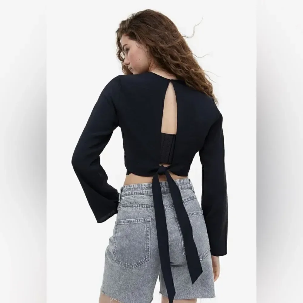 New Divided H&M Crop Top